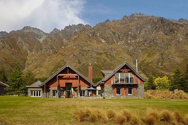 Anyone looking to buy a Luxury Lodge in Queenstown NZ must put this Lodge at the top of their "must view" list 